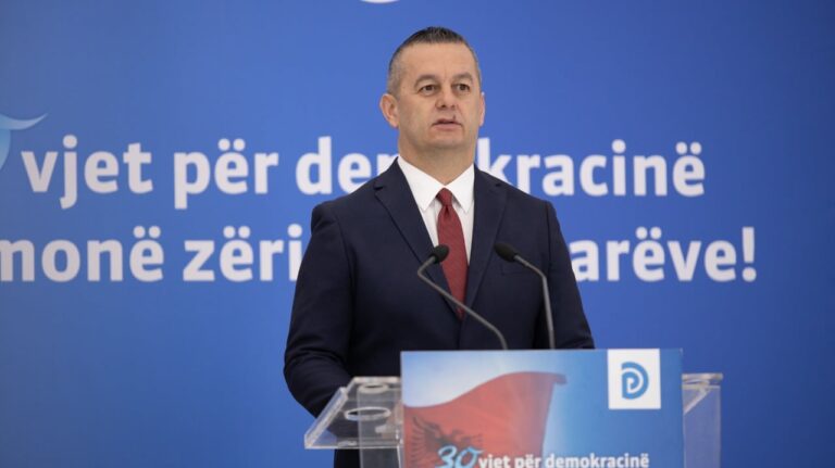 ”Të tërhiqet padia”, deputeti Bushati: Të krijohet një Kuvend pajtimi për bashkimin e demokratëve