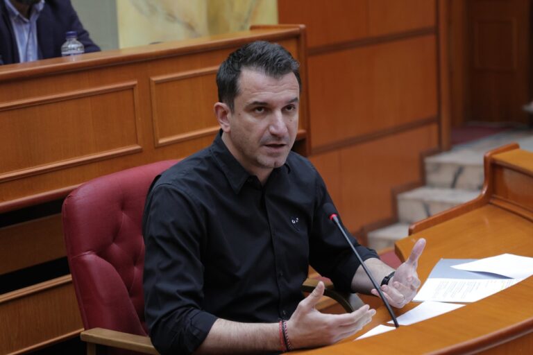 Investimet për sportin, Veliaj: E fituam betejën për futbollin në Tiranë. Më shumë hapësira sportive për fëmijët