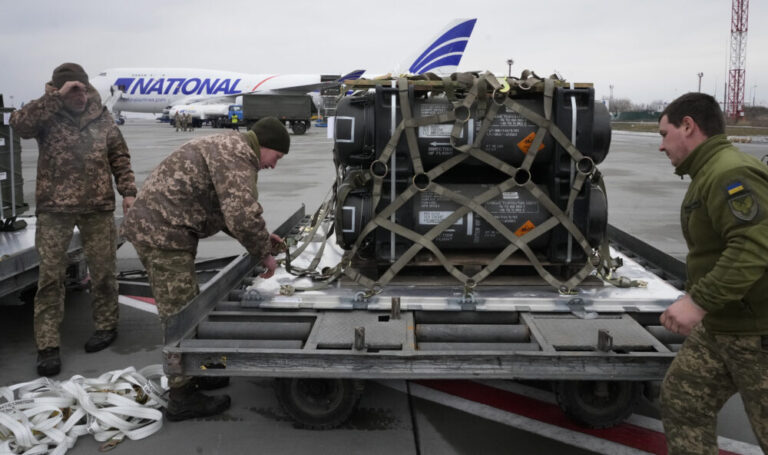Rusia i bën thirrje forcave ukrainase në Mariupol: Lini armët, dorëzohuni