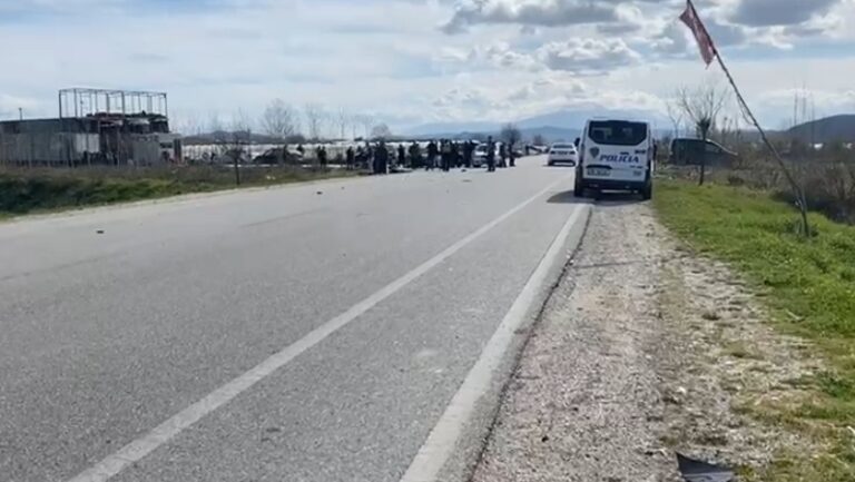 Shoferët e dehur u përplasën me njëri-tjetrin në Fier, arrestohen të dy
