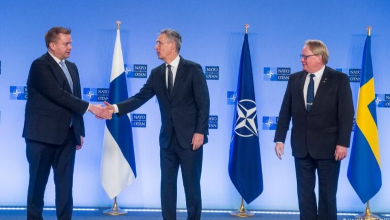 Anëtarësimi në NATO, Finlanda zyrtarizon kërkesën