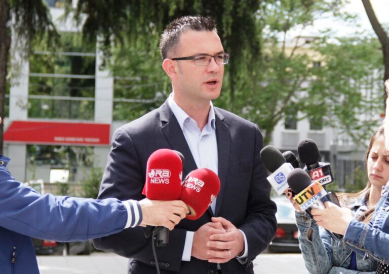 ”PS e di sa vota ka në kuti kur përfundon procesi”, ish-deputeti Bogdani: PD e ç’organizuar