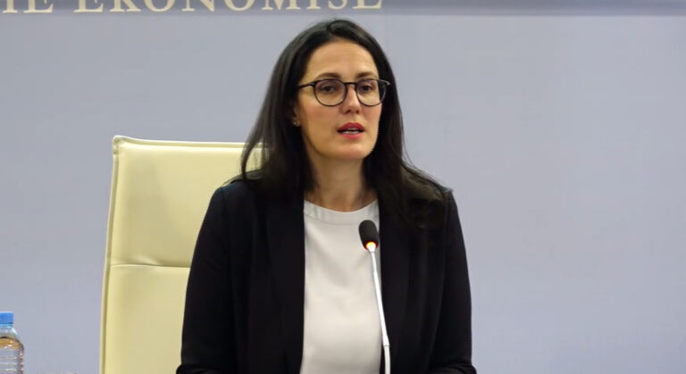 Ministrja e Financave, Ibrahimaj, tregon nga do të gjenden fondet për rritjen e pagave