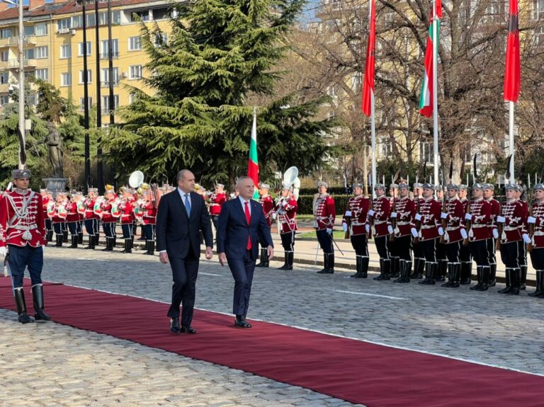 Meta: I nderuar nga pritja e Presidentit të Bullgarisë (Pamjet)