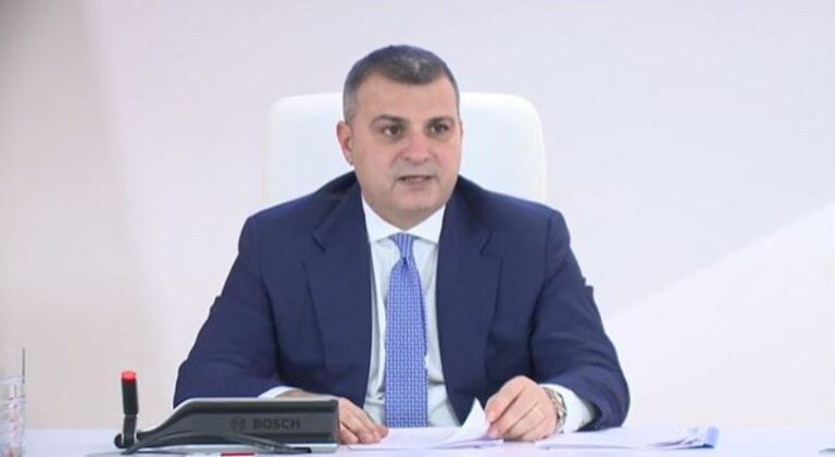 Rritja e pagave për të mbajtur stafin në rrezik për inflacionin, Guvernatori Sejko për mikrokreditë: Kemi zbatuar ligjin