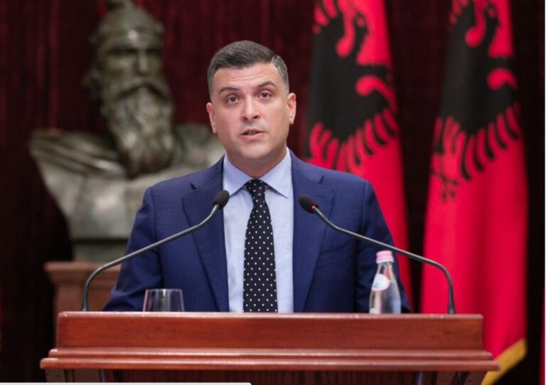 Tedi Blushi reagon pas shkrimit të “Financial Times”: Largimi i Ramës sjell rend! 14 maji, dita më e afërt për ta ndëshkuar