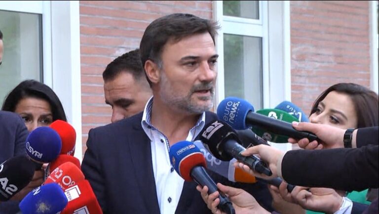 ”Të hënën do kemi mbledhje të gjithë si grup”, Alibeaj: Do jemi pjesë në zgjedhjen e Presidentit