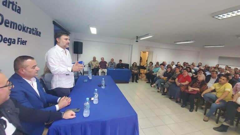 Si Basha, edhe Enkelejd Alibeaj tur takimesh me strukturat e PD-së