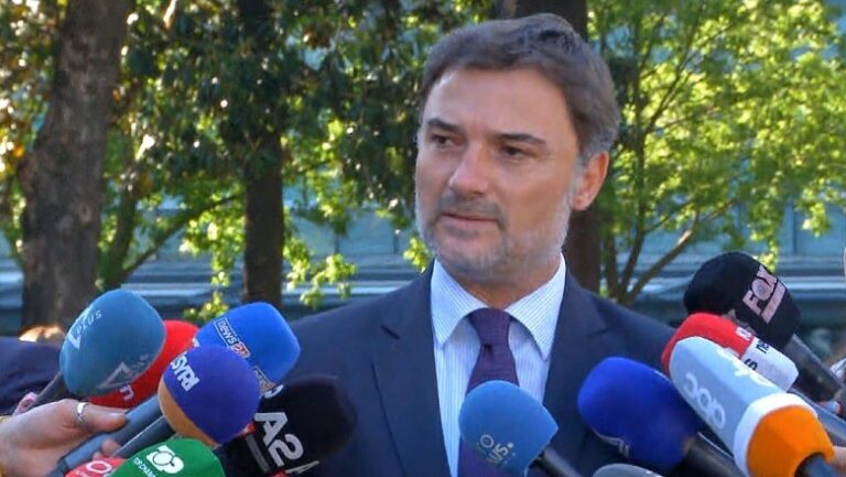 Enkelejd Alibeaj reagon për vrasjen në Shkodër: Bashkëpunimi i politikës me bandat ka vrarë shtetin