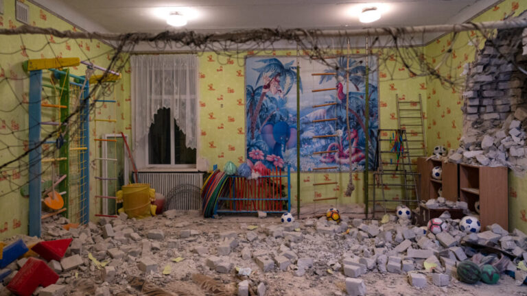 Rusia nuk ndalon, 1000 shkolla dhe universitete janë bombarduar në Ukrainë