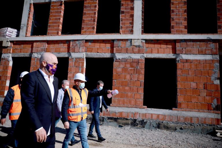 1 Maji, Rama: Falënderim nga zemra për të gjithë njerëzit e punës që bënë realitet projektin e rindërtimit