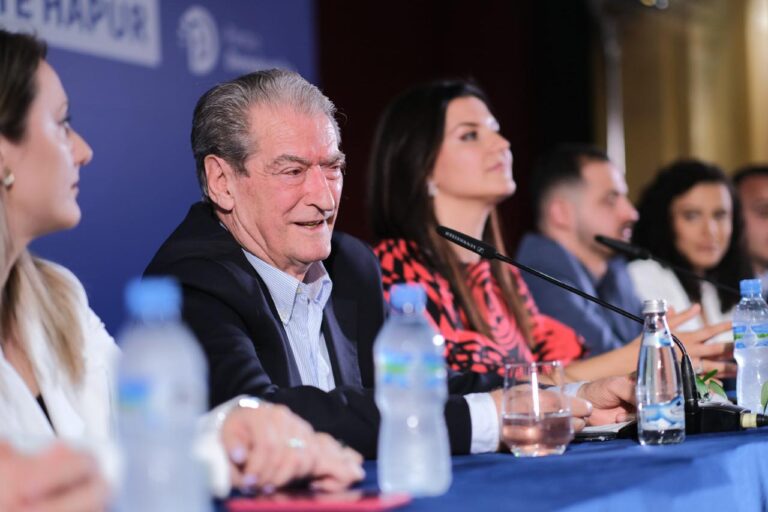 Berisha: Rama të mos guxojë të lëvizë drejtim nga BE