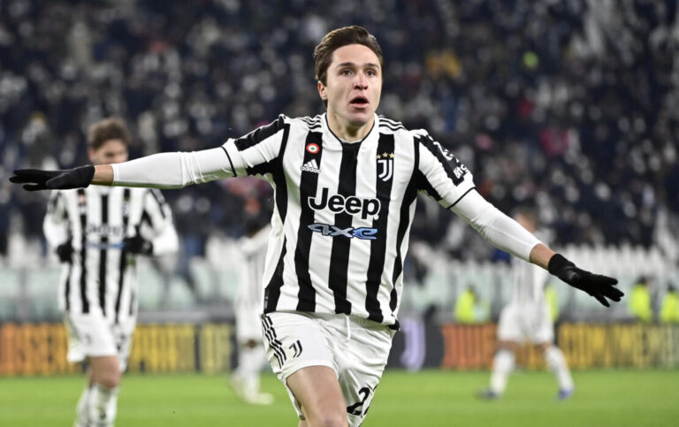 Federico Chiesa blihet nga Juventusi