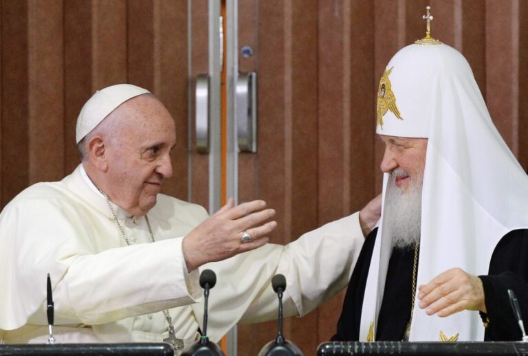 ”Djaloshi i altarit i Putinit”, Patriarkana e Moskës: Papa Françesku po përdor tonet e gabuara