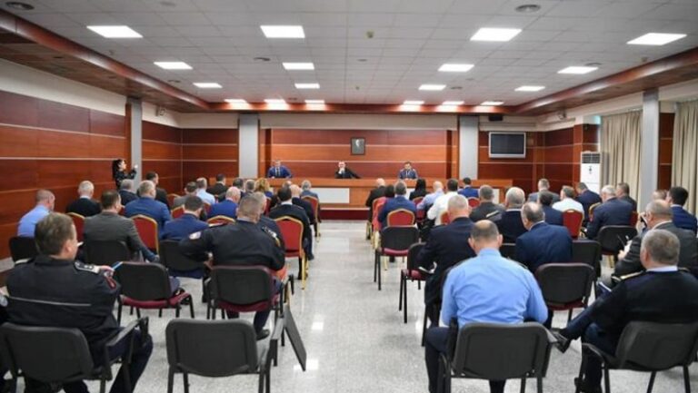 Ministri Manja me drejtuesit e institucioneve të burgjeve: Kallëzime penale për abuzuesit