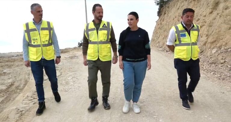 Balluku inspekton punimet në aksin Orikum-Dukat: Qarkullimin e mjeteve gjatë sezonit veror pa probleme