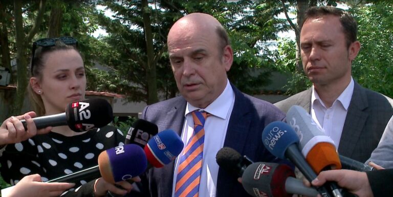 Panariti viziton kompozitorin Limoz Dizdarin: Do dekorohet nga Presidenti