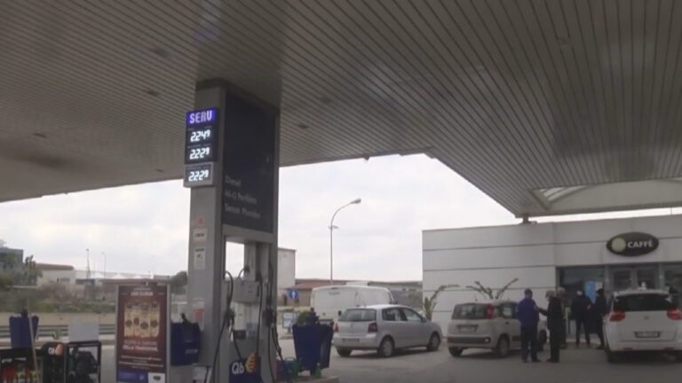 Merret vendimi, Italia heq akcizën për karburantet dhe gazin