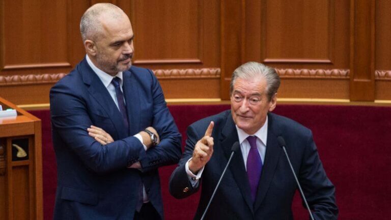 Berisha sfidon Ramën: Hajde të ndryshojmë Kodin Penal që kryeministri të hetohet në çdo kohë!