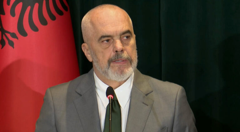 Kryeministri Rama dhe ministrja e Jashtme, Olta Xhaçka, nisen drejt SHBA-së