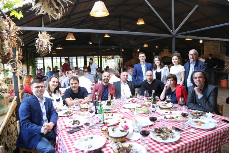 PËRVJETORI I NJË ZËRI LIRIE