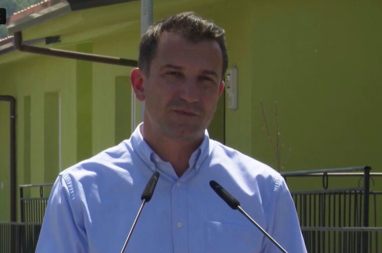 Veliaj ironizon PD për yllin në “Sunny Hill”: Uroj të luftoni me të njëjtin zell sekretarin e PPSH në krye të PD dhe sigurimsin aleat!