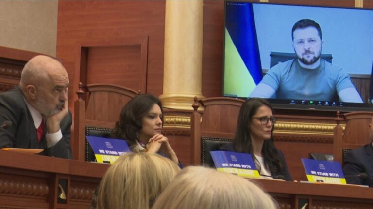 Zelensky: Mbështetja e Shqipërisë në kohë të vështira, na kujton Nënë Terezën
