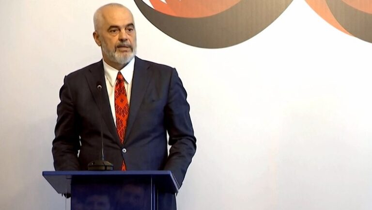 Rama: S’ka aryse pse kur i drejtohem Hashimit po nënçmoj presidenten Osmani