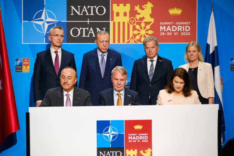 NATO fton zyrtarisht Finlandën dhe Suedinë t’i bashkohen aleancës