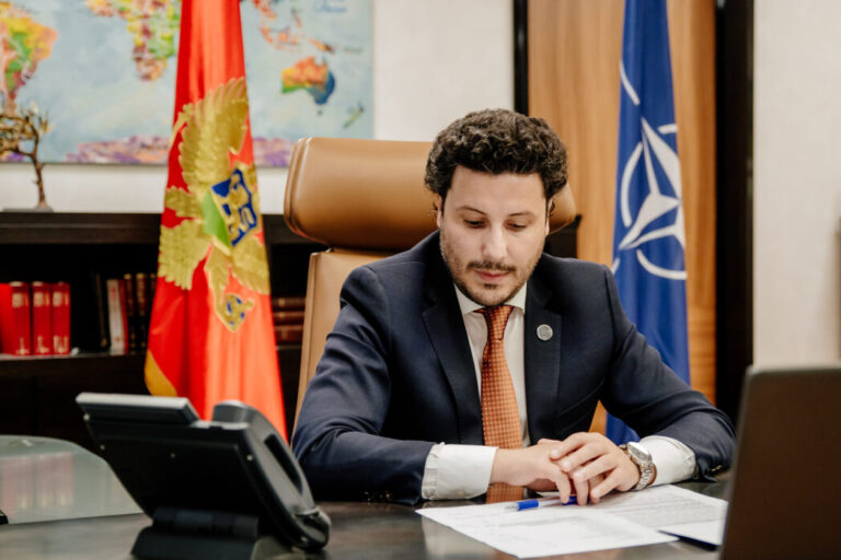 Makinës nuk i funksionuan frenat, kryeministri Dritan Abazoviç i shpëton aksidentit