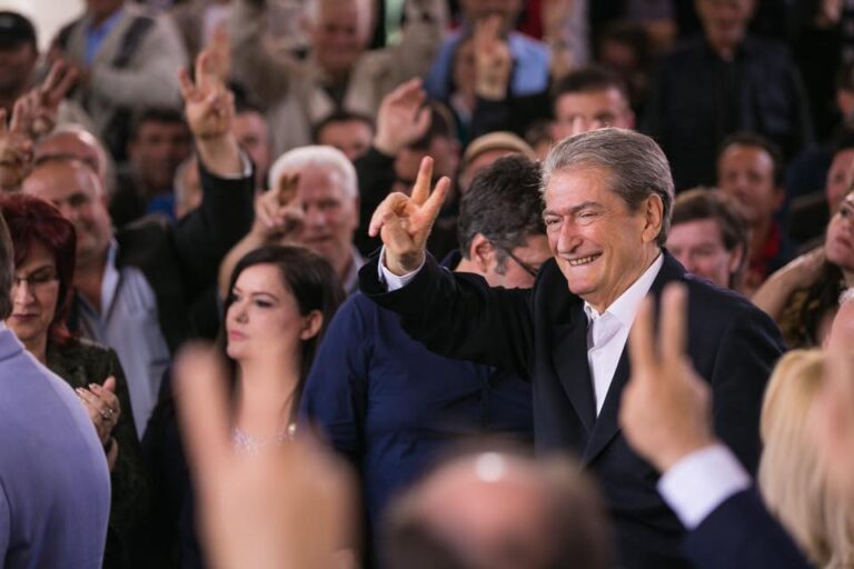 Basha dhe Alibeaj, Berisha përsërit thirrjen: Nuk ua këshilloj të vijnë në protestë