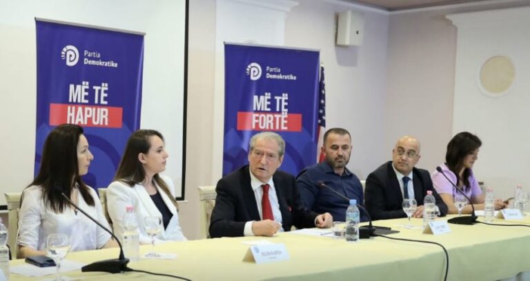 Sali Berisha nga Elbasani jep sinjalet: PD po përgatitet për beteja kundër regjimit
