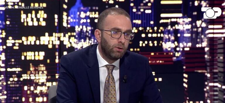 Bardhi: Berisha vendosi fokusin e betejës brenda PD-së, është i izoluar nga partnerët e huaj