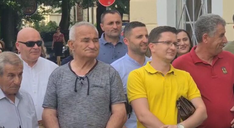 Avokatët dhe qytetarët dalin në protestë: Harta e re Gjyqësore dëmton Shkodrën