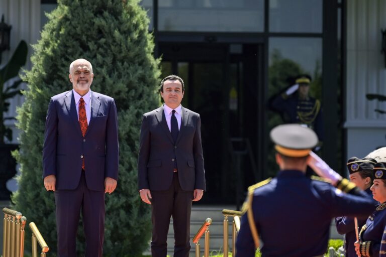 19 marrëveshje mes Shqipërisë dhe Kosovës, analistët: Problem barrierat jotarifore dhe standardet e dyfishta