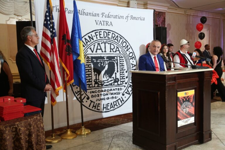 110 vjetori i themelimit të ”Vatrës”, Presidenti Meta: Gjatë diktaturës komuniste ishte shtëpia e shqiptarëve
