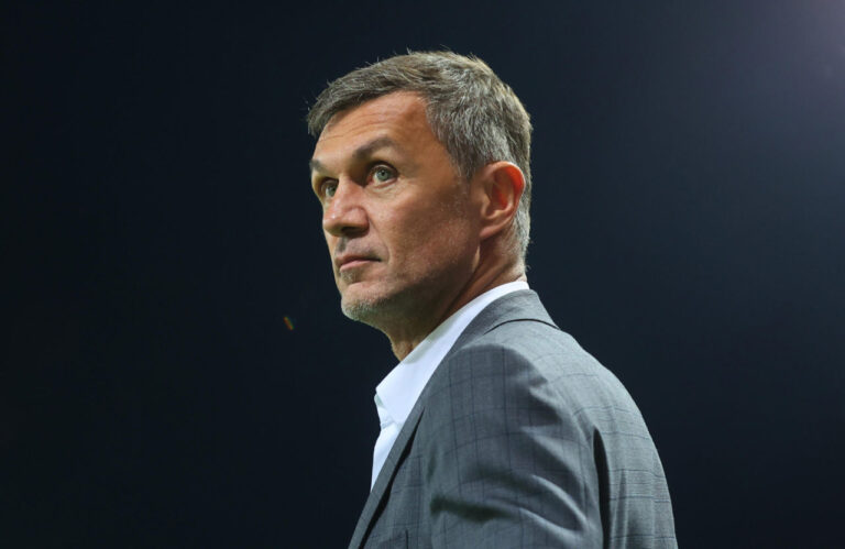 Maldini vendos të ardhmen e tij te Milan