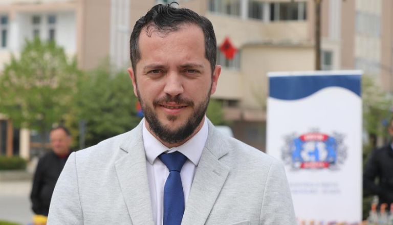 Gjana sulmon kryetarin e PD Kukës: Qyteti ishte një katrahurë, sot i bukur dhe model