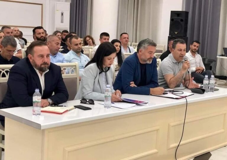 Zhvillohet mbledhja e Asamblesë së Zgjeruar e Bashkisë Devoll, prezantojnë platformat 5 kandidatët për drejtues të PS