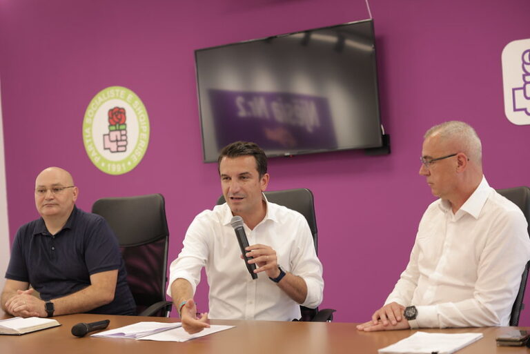 Erion Veliaj fillon sulmin ndaj Metës, frikë nga përballja për Bashkinë e Tiranës