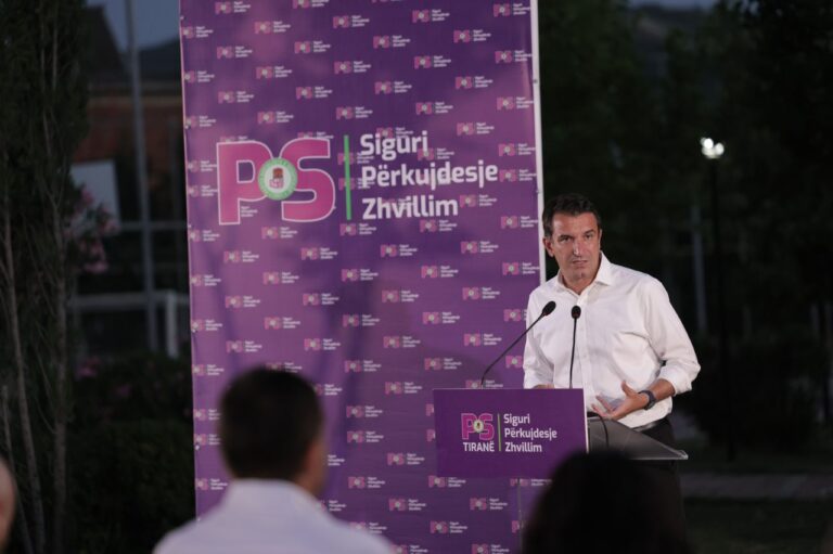Veliaj dhe Klosi në Rrogozhinë: Garën nuk e kemi me kundërshtarët, por me veten