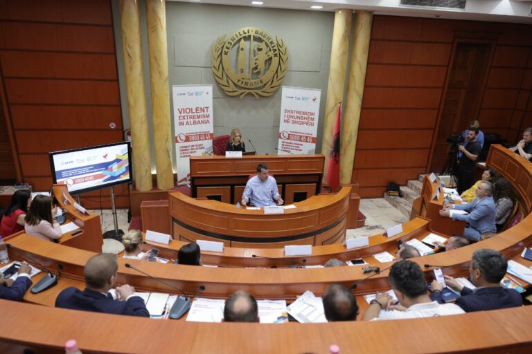Teknologji e re për mbetjet në Tiranë, Veliaj: Ata që i gjuajnë tigrit me gurë, të njëjtët që djegin edhe kazanët