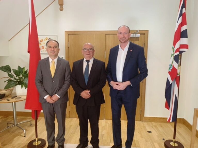Presidenti i zgjedhur, Bajram Begaj pritet nga ambasadori britanik në Tiranë