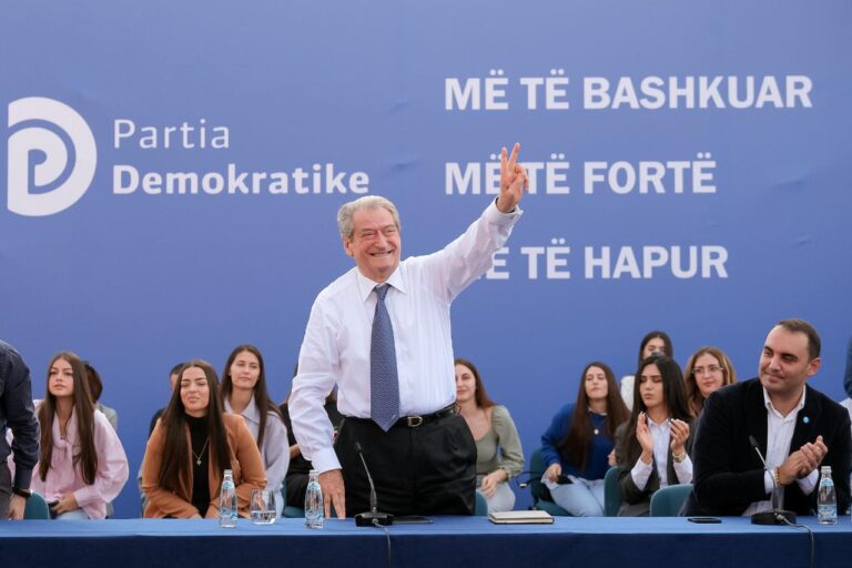 Krisje me Këlliçin? Berisha: E kam bashkëpunëtor. Politikan aktiv dhe me perspektivë në PD
