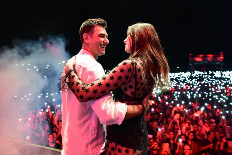 ”Me një zemër plot dhe e lumtur”, Dua Lipa: Festivali ”Sunny Hill” vazhdon në shtëpinë e tij