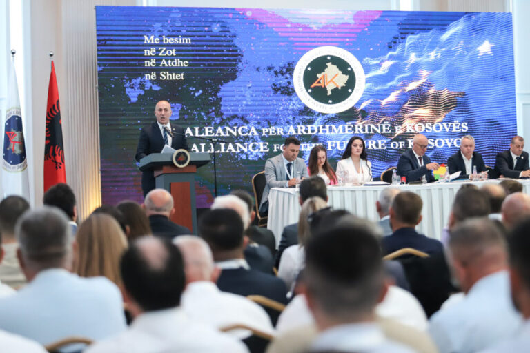 Ramush Haradinaj rizgjidhet në krye të AAK-së