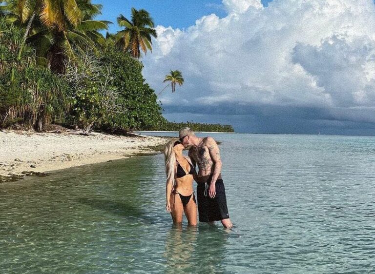 Kim Kardashian na jep puthje nga parajsa (FOTO)