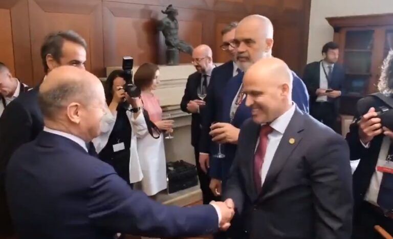 “Bullgaria perëndimore”, ironia që shkaktoi polemika. Rama: Sherr mejhaneje mes tymit të qofteve