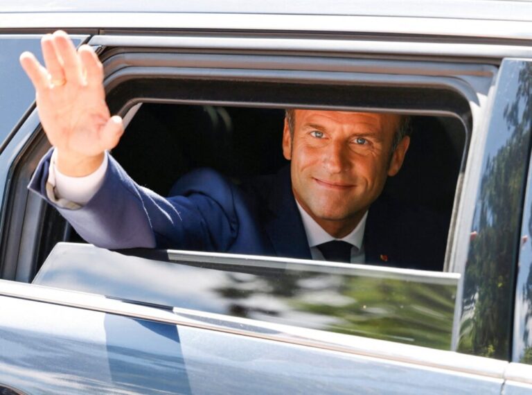 Macron ndryshon emrin e partisë, e bekon “Rilindja”