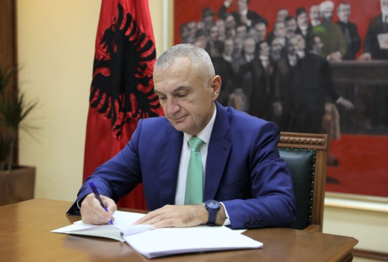 Presidenti Meta uron deputetin shqiptar në Kuvendin e Serbisë për fitoren